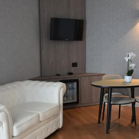 Prestige Hotel 4*