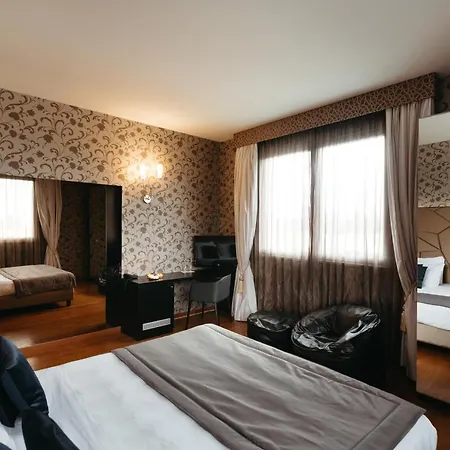 Prestige Hotel