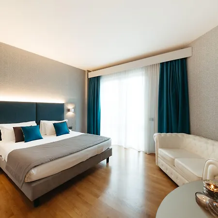 Prestige Hotell 4*