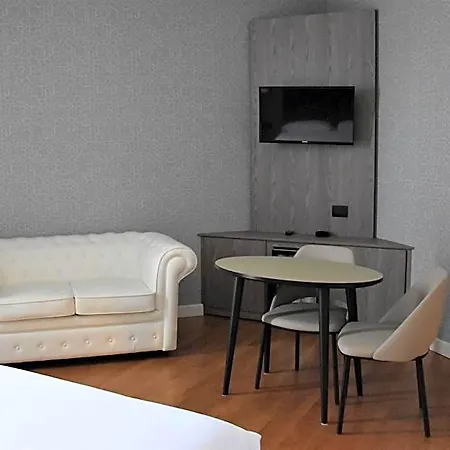 Prestige Hotel 4*